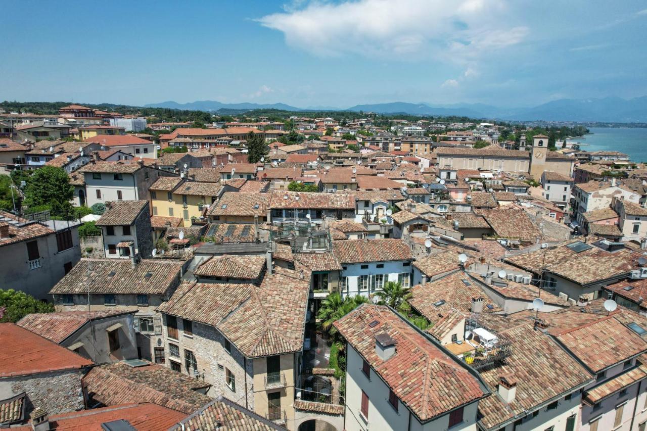 Steps From The Lake - Charme In The Inner City Desenzano del Garda Ngoại thất bức ảnh