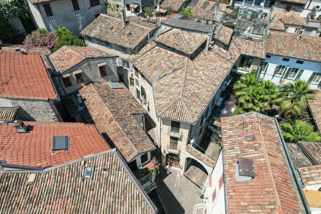 Steps From The Lake - Charme In The Inner City Desenzano del Garda Ngoại thất bức ảnh