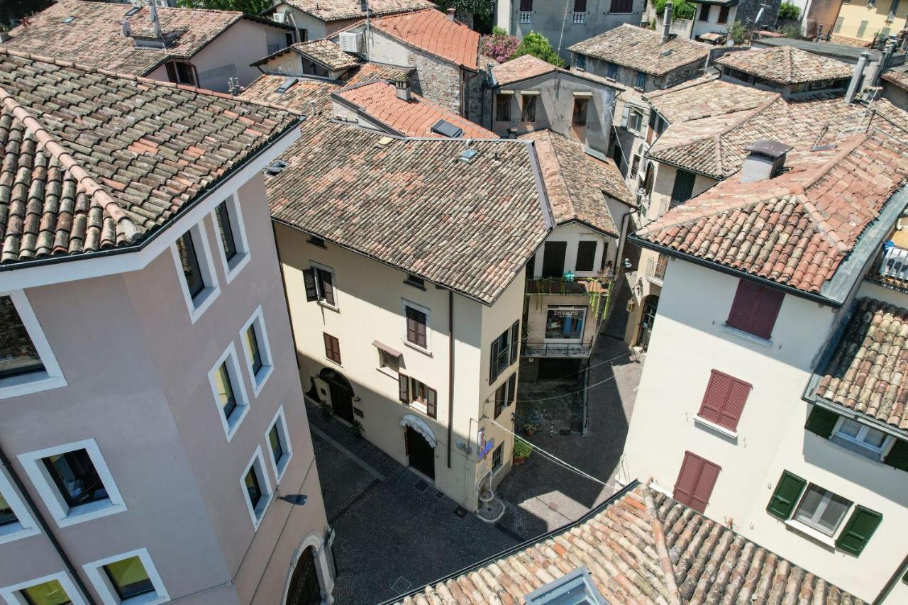 Steps From The Lake - Charme In The Inner City Desenzano del Garda Ngoại thất bức ảnh